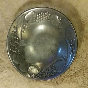 The Wilton Co RWP lg. Round pewter fruit bowl 12.75". Vintage Bergdorf Goodman.